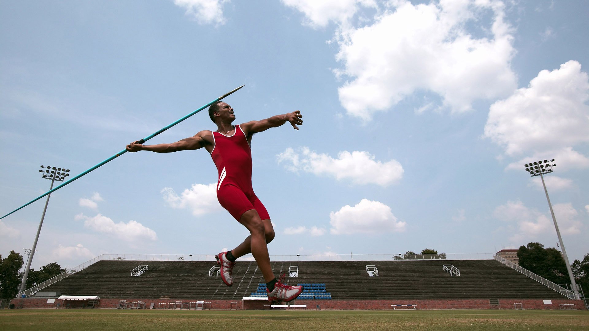 意甲赛场上球员发生了一场激烈的肢体冲突，意甲出场